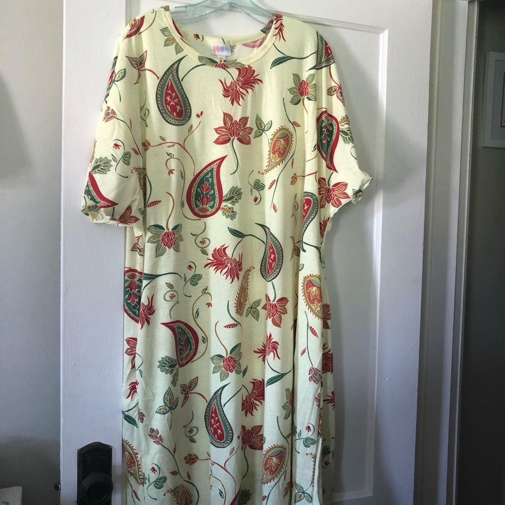 Lularoe Marley 3XL, NWT, light yellow, greens, red